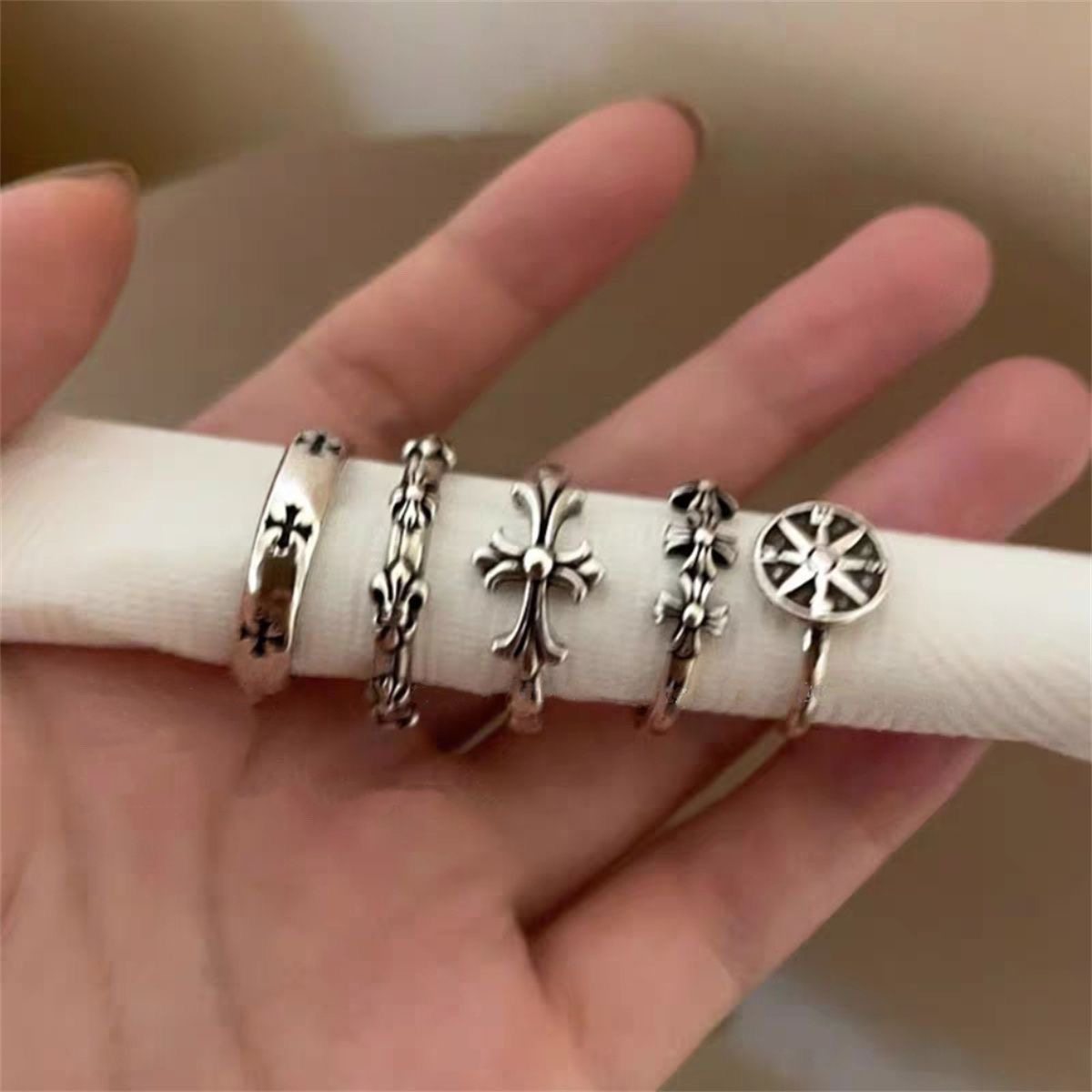 暗黑复古戒指女ins小众设计感开口可调节镂空十字架食指戒指环潮